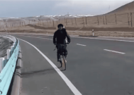 18岁小伙骑共享单车5000公里到新疆：送给自己的成人礼！