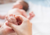 新生儿多动跟黄疸有关吗