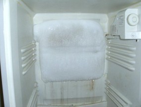 冰箱冷藏室为什么结冰