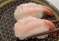工匠精神又崩了 日本知名寿司店常年用过期食材！