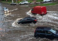 桂林遭遇极端特大暴雨：局部雨量接近郑州“720” 道路严重积水！