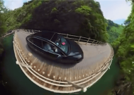 360度全景记录车辆过恩施网红浮桥：有减速带、限速20码！