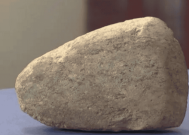 男子发现捡回家两年的石头是文物 已无偿捐赠！