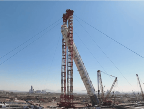 刷新世界纪录！中国吊起142米、3068吨“巨无霸”大塔！